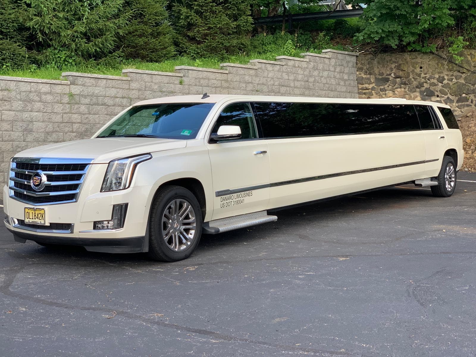 NEW CADILLAC ESCALADE ESV — photo 1